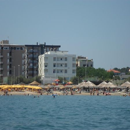 Hotel Mare Пезаро Экстерьер фото